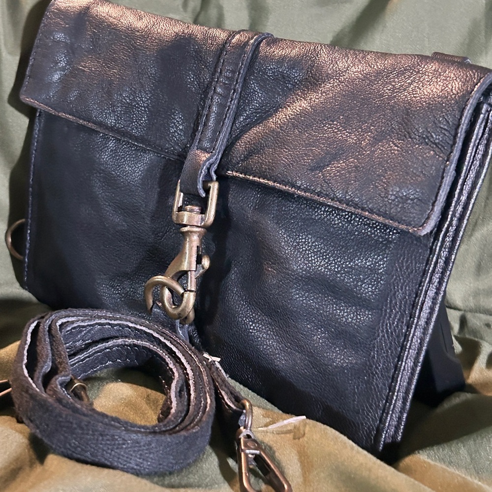 FREE PEOPLE black leather wallet crossbody sling wallet